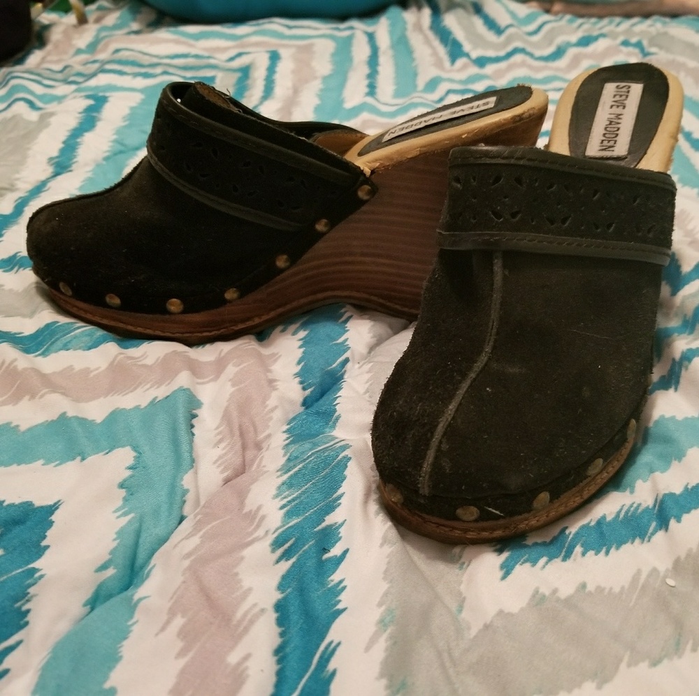 Black Wedges